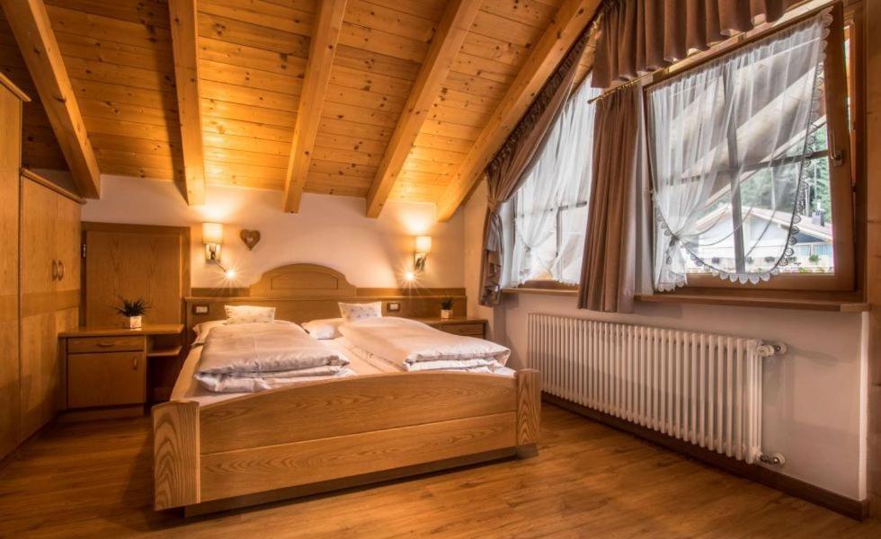 Ciasa Montanara Hotel La Villa  Kültér fotó