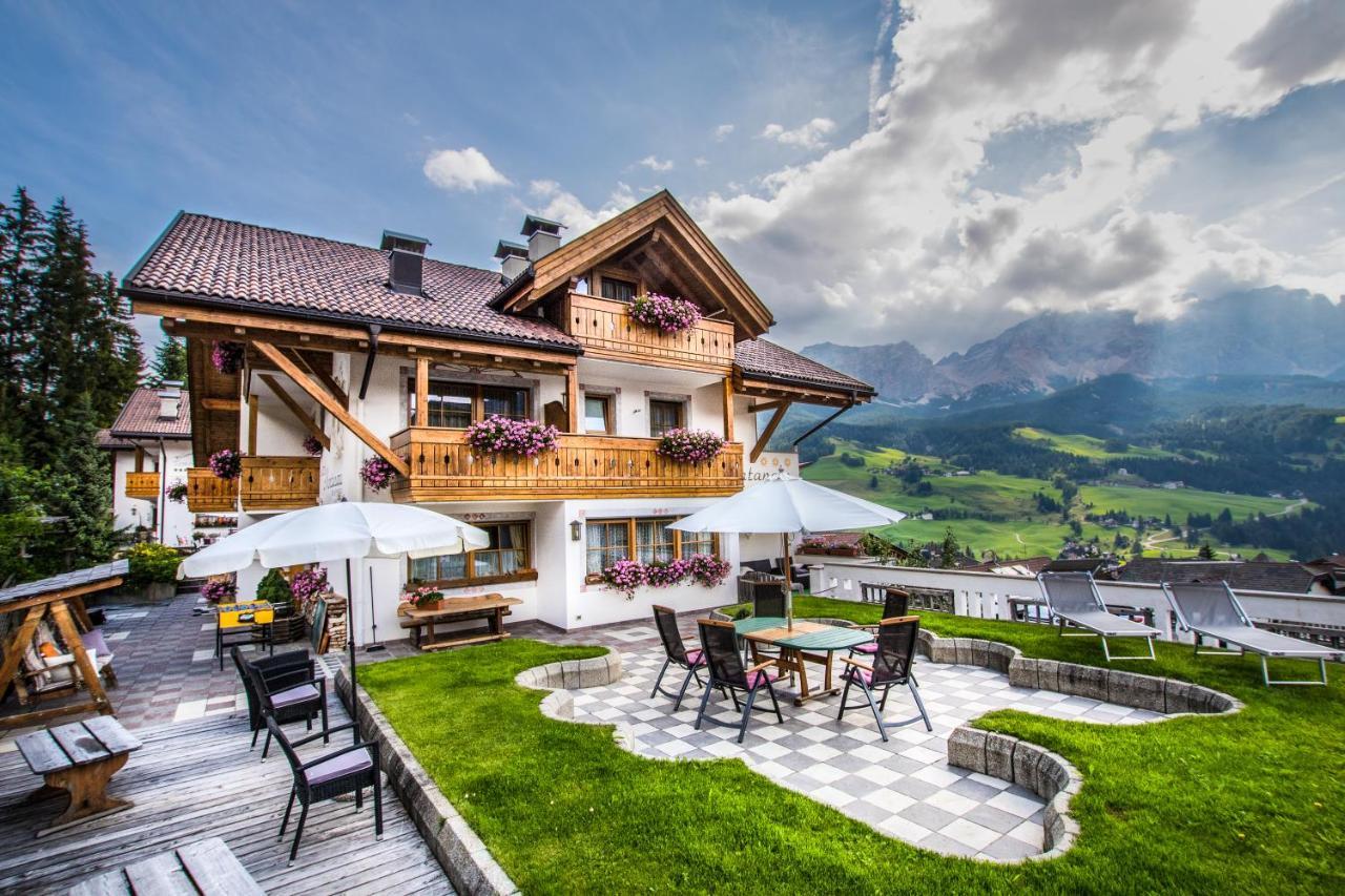 Ciasa Montanara Hotel La Villa  Kültér fotó